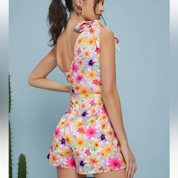 SHEIN Knotted Shoulder Allover Floral Romper - Picture 2 of 6